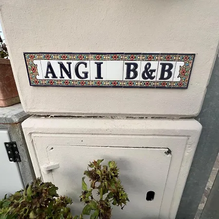 Angi