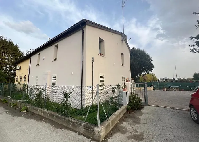 住宿加早餐酒店 Angi Budrio (Ravenna)